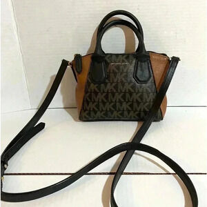 Michael kors logo small crossbody handbag